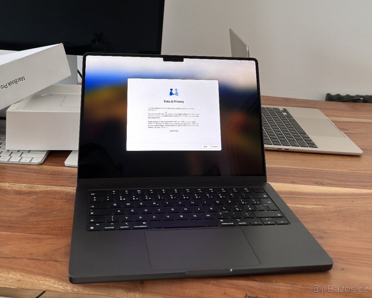 Apple MacBook Pro 14” M3 Pro 18GB RAM, 512GB SSD - Zánovní