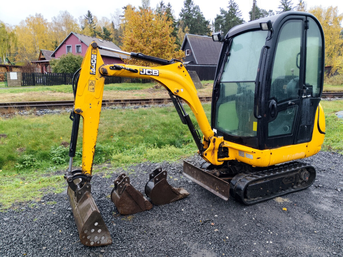 BAGR JCB 1,5t rok 2010 + 3 lžíce