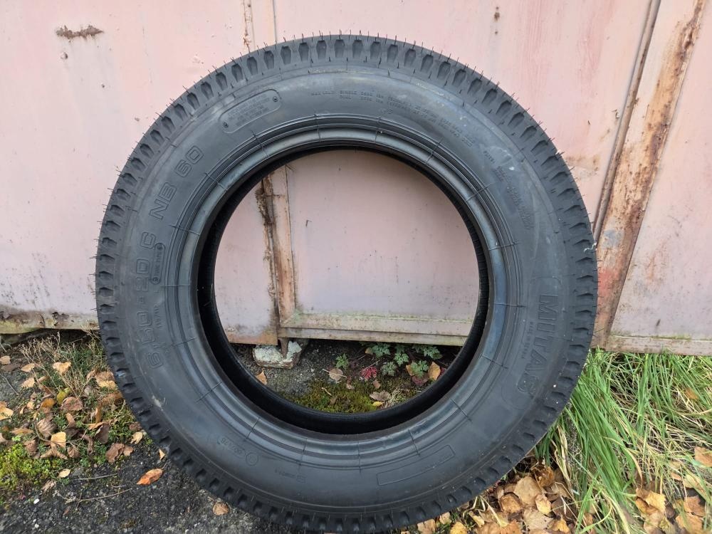 Pneumatiky přední Avia