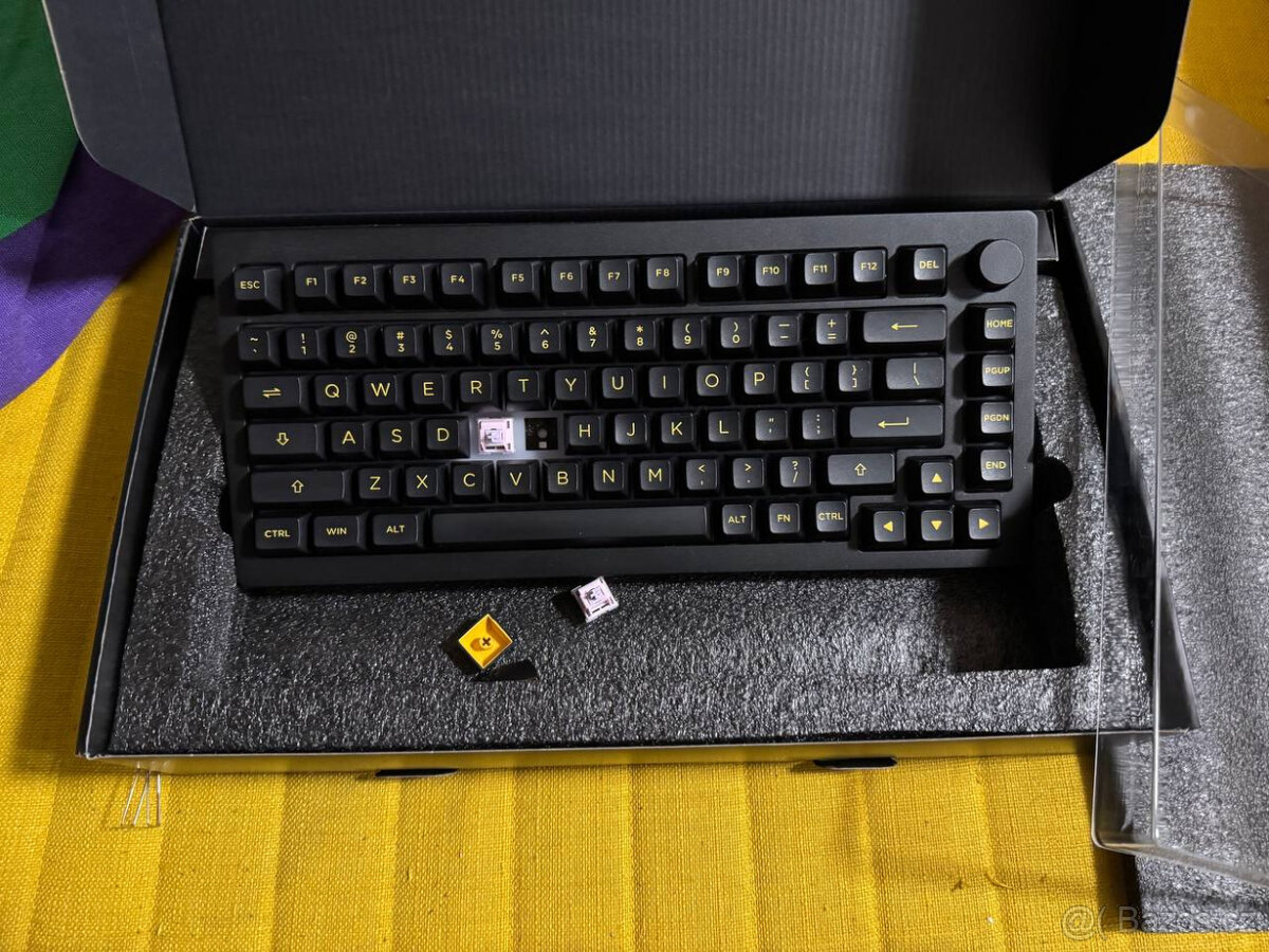 Herní mechanická klávesnice Monsgeek M1W