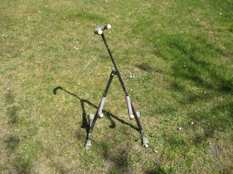 Stojan pro kytaru