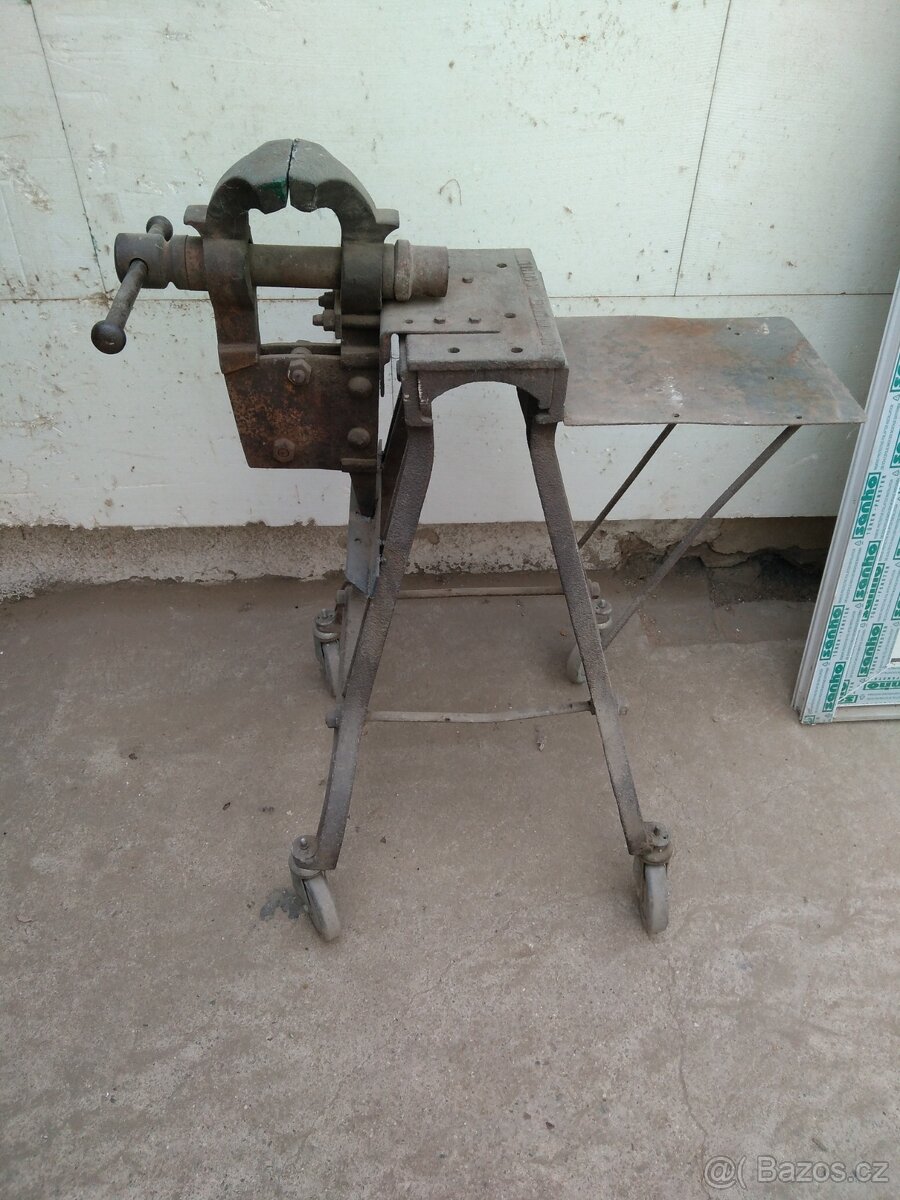 Kovářský svěrák