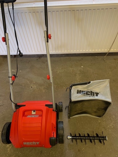 Elektrický vertikutátor a provzdušňovač trávníku Hecht