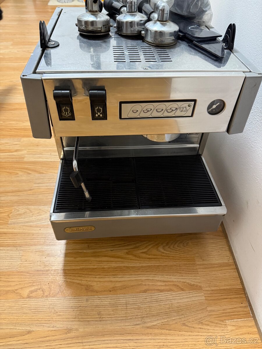 Kávovar Carimali