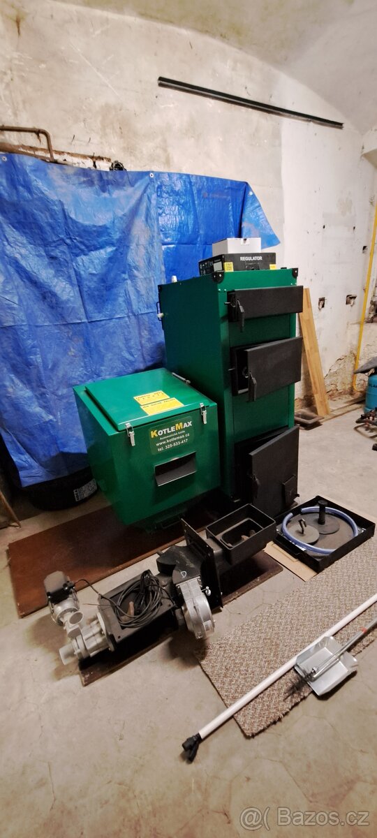 Kotel na uhlí s násypkou (8- 28 kw)