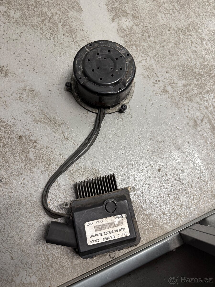 Motorek s ridici jednotkou chlazeni Mercedes