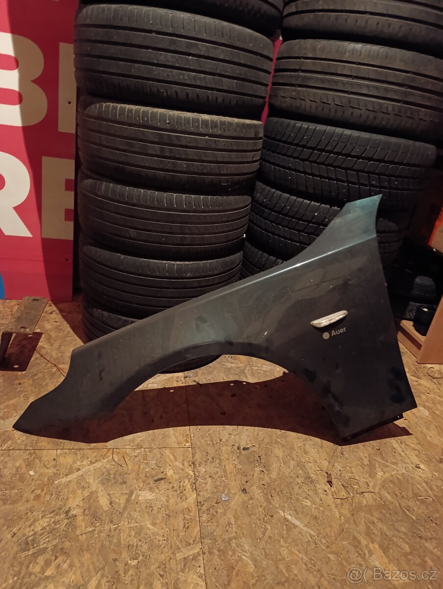 Levý přední blatník BMW E60, e61