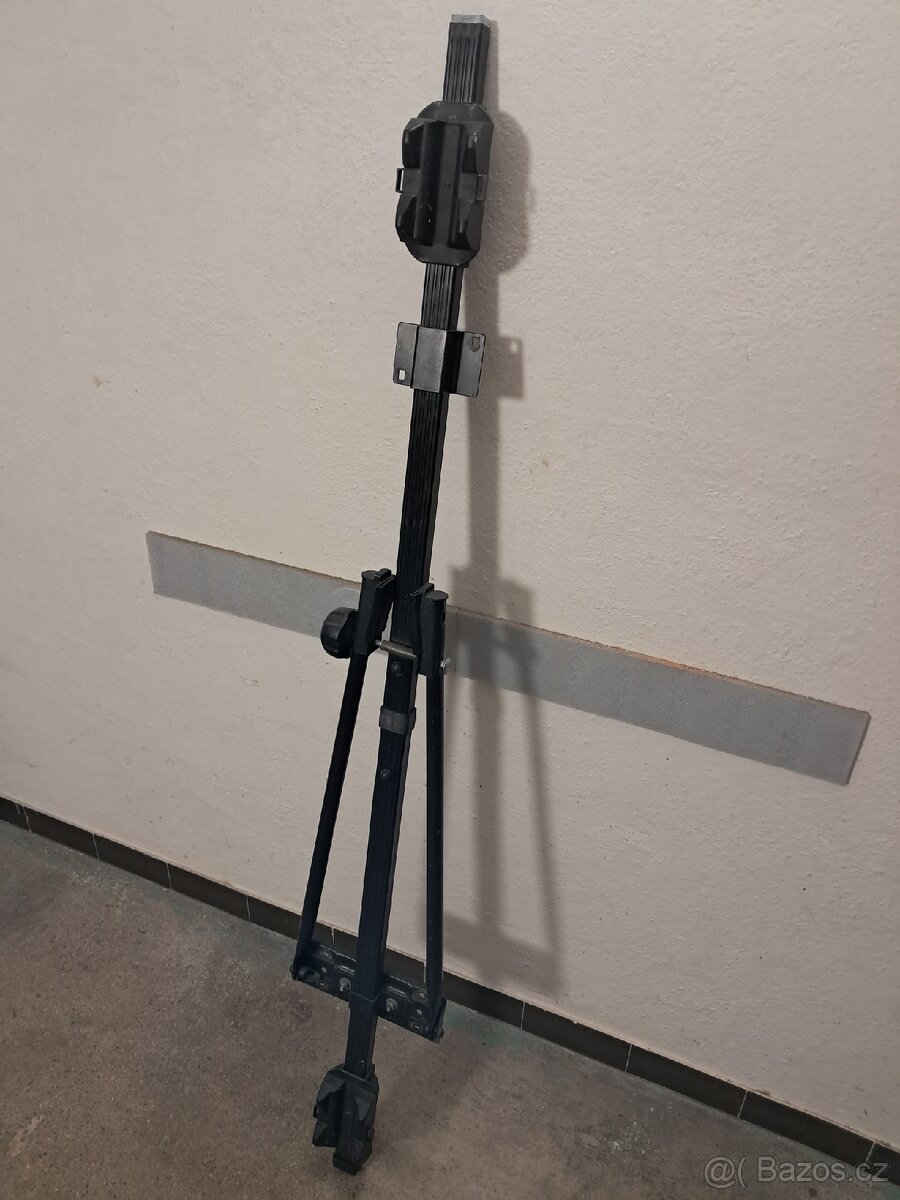 Střešní nosič na kola
