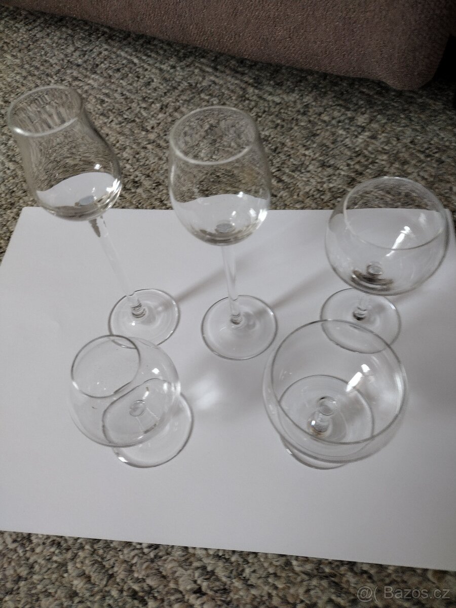 Sada skleniček miniatur