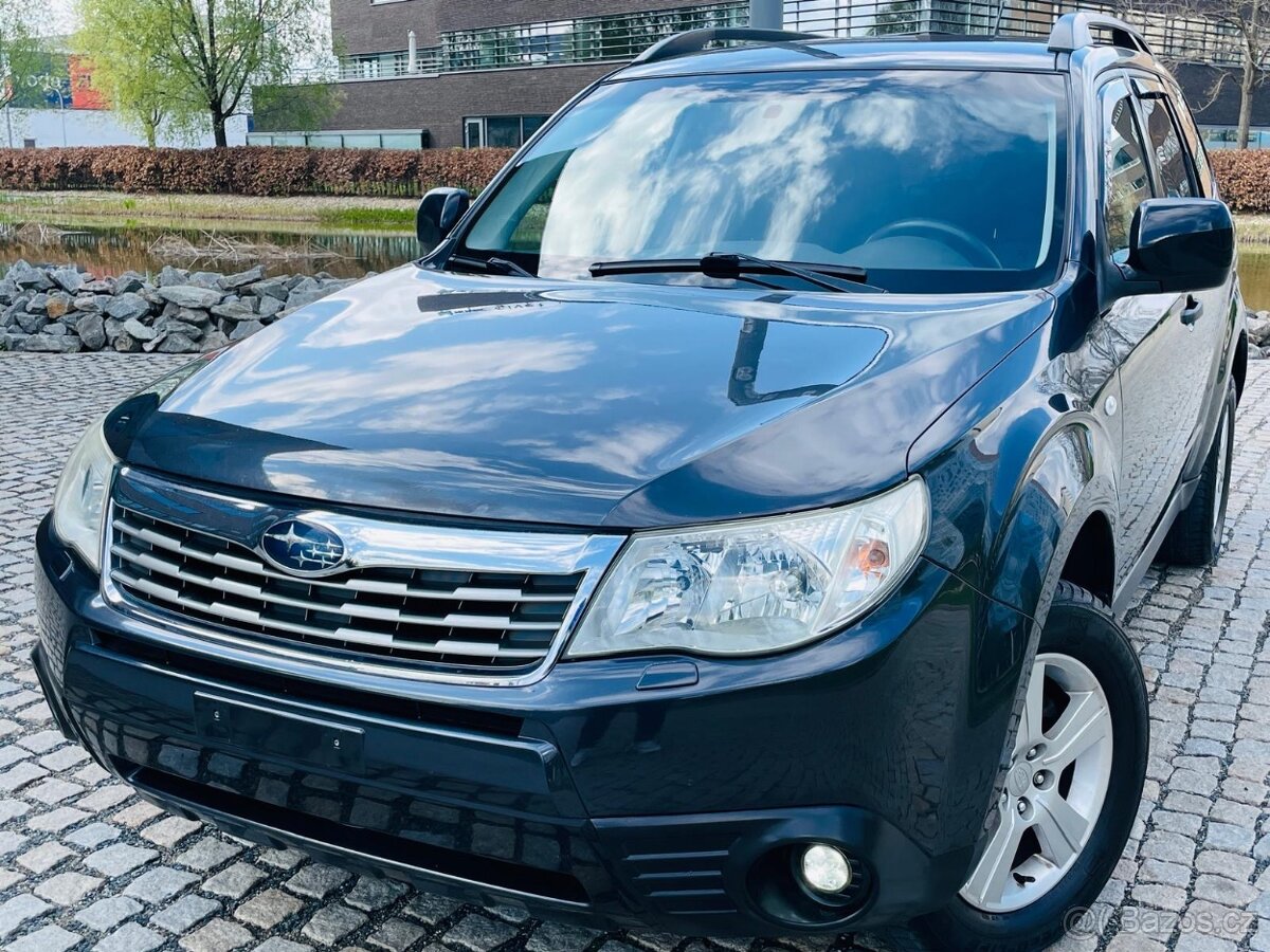 Subaru Forester 2.0i BENZÍN 4x4 MANUÁL VÝHŘEV TAŽNÉ SERVISKA