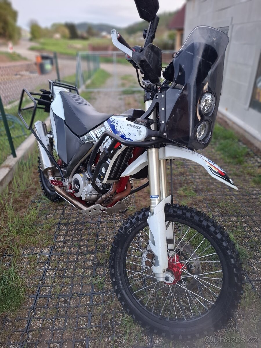 AJP PR7