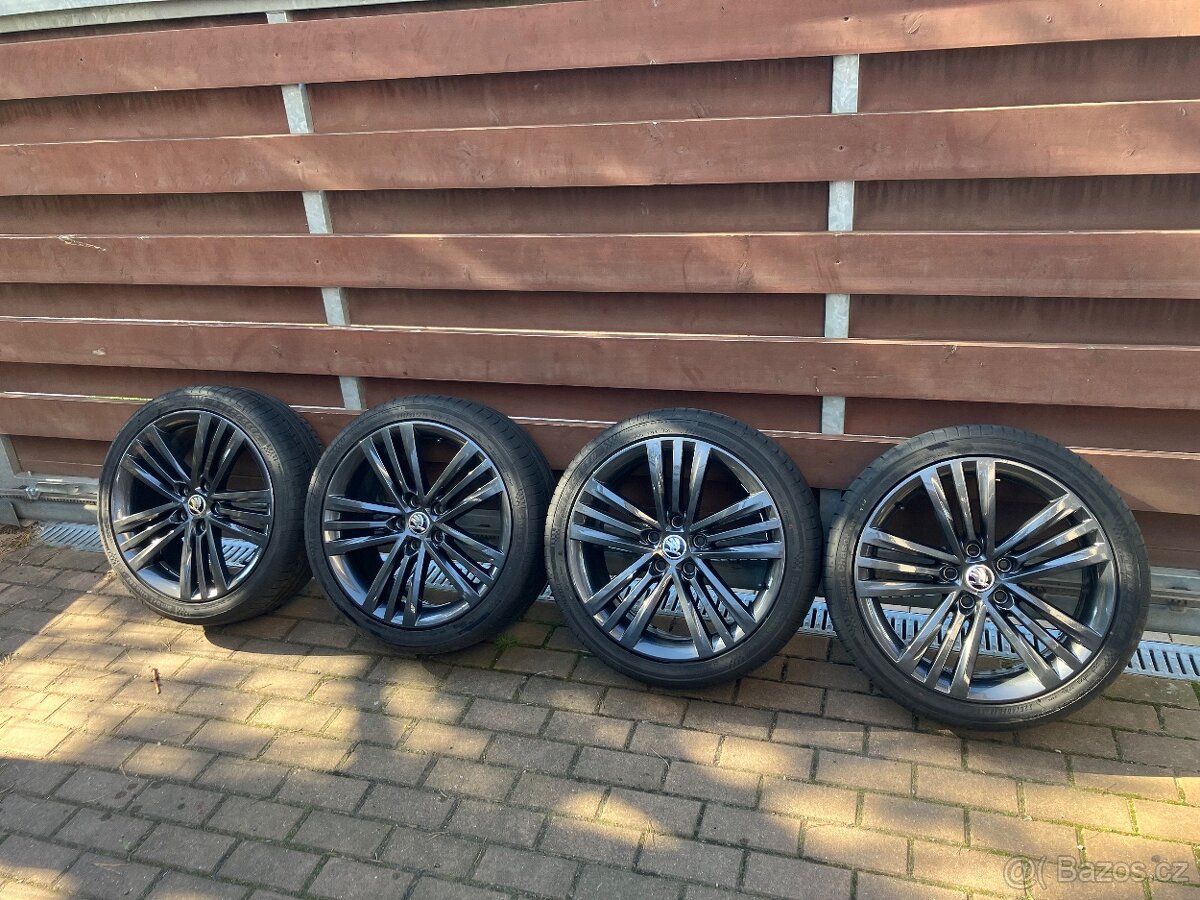 ALU KOLA SIRIUS ORIGINÁL PO RENOVACI VČETNĚ PNEU