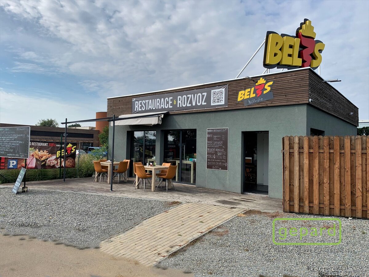 Pronájem vybavené restaurace rychlého občerstvení se zahrádk
