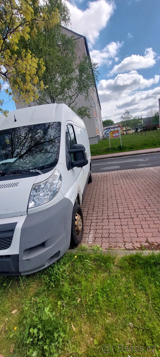 stahování a preprava materiálu