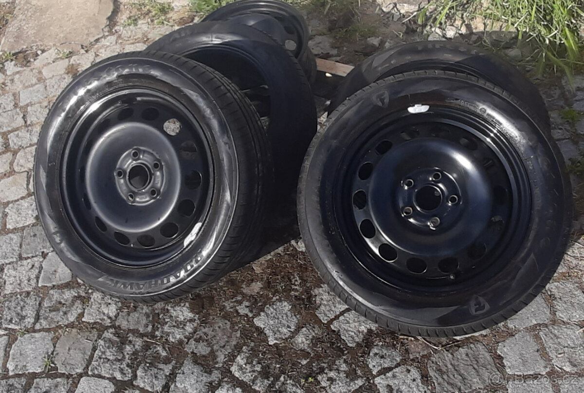 plech disky s pneu 205/55 r16 s poklicema VW