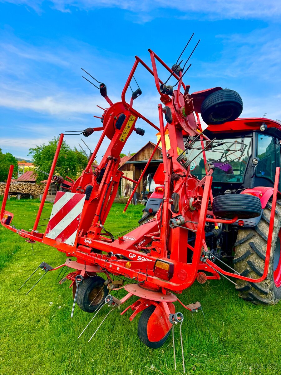 Obraceč sena Kuhn GF 5902 2010