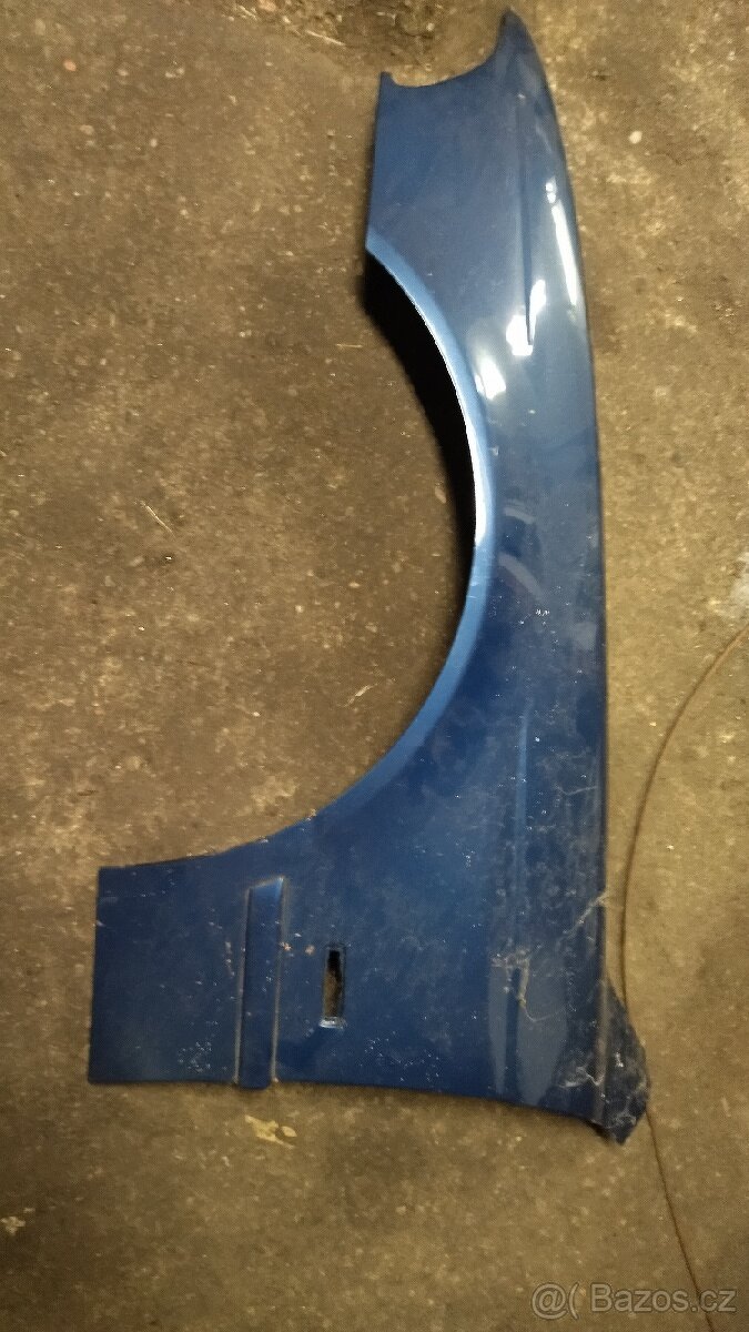 BMW E39 levý blatník