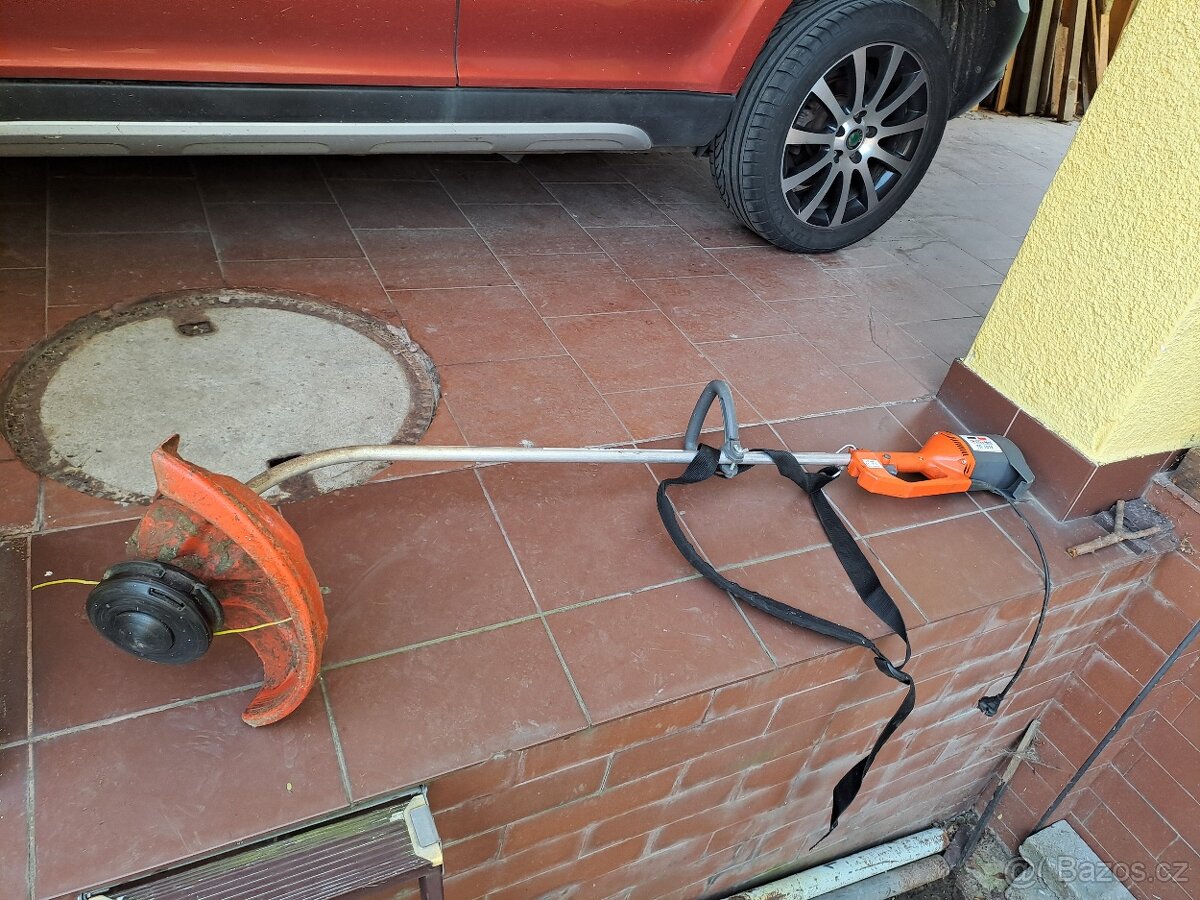 Elektrická motorová kosa