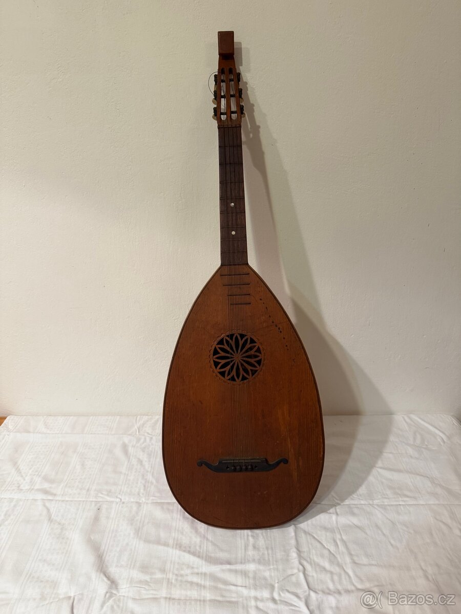 Mandolína velká