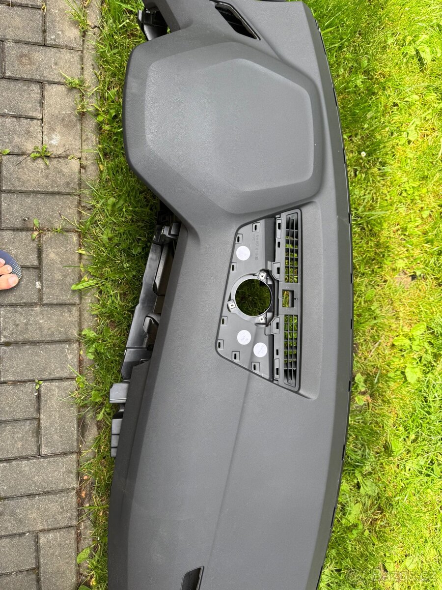 Palubník deska na vw golf