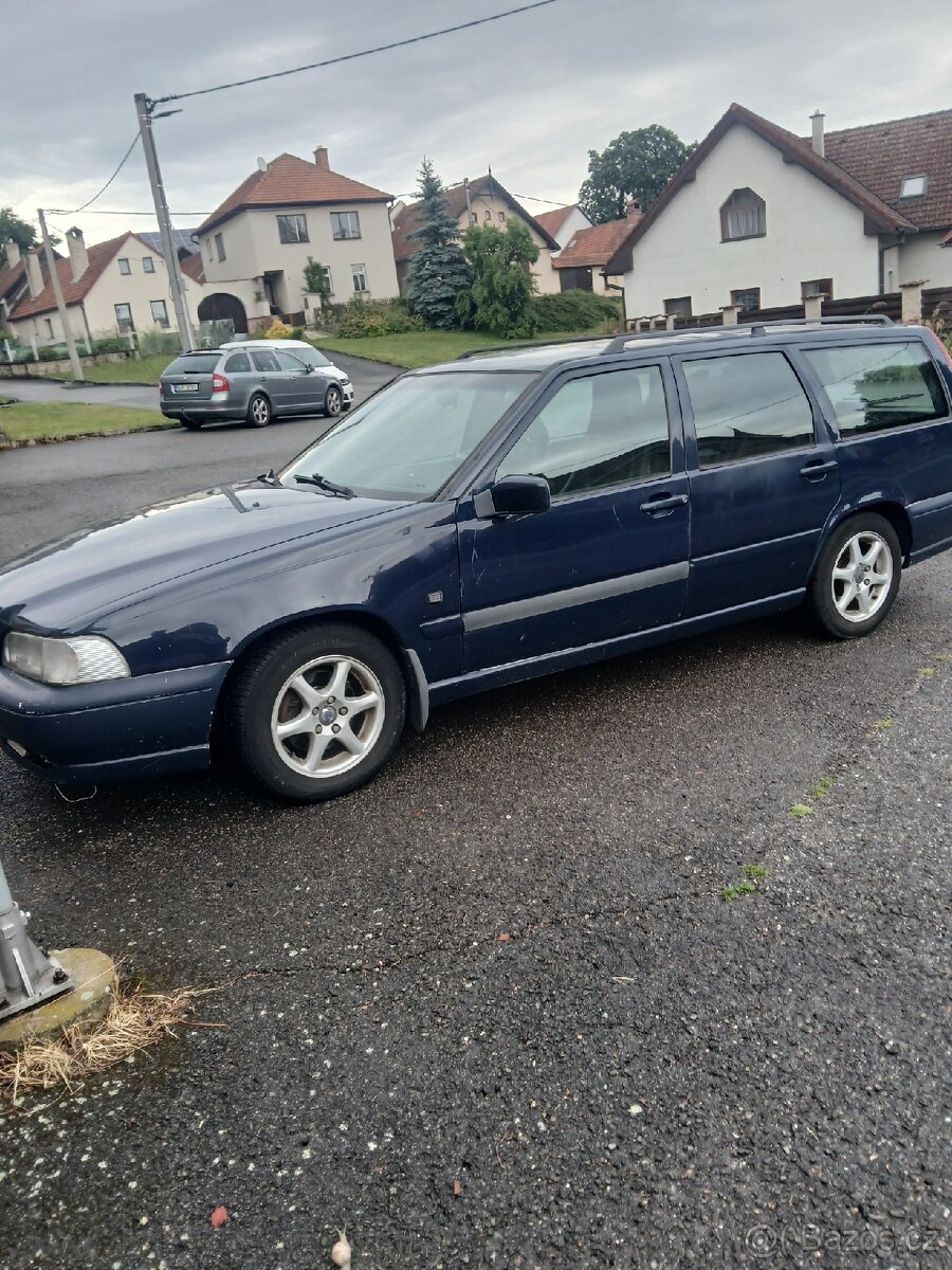 Volvo v70