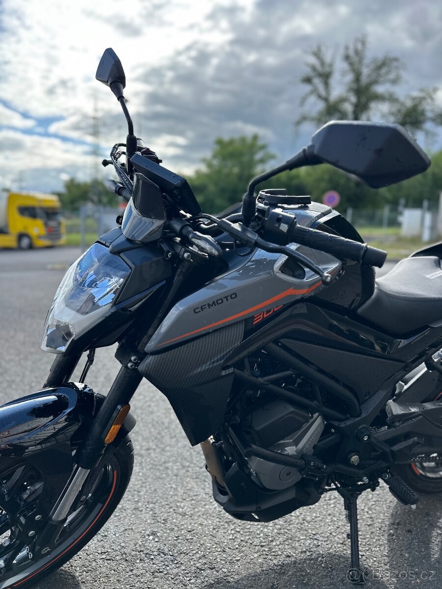 CF MOTO 300 NK