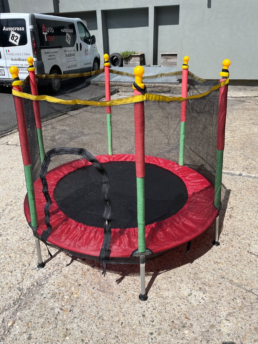 Dětská trampolína
