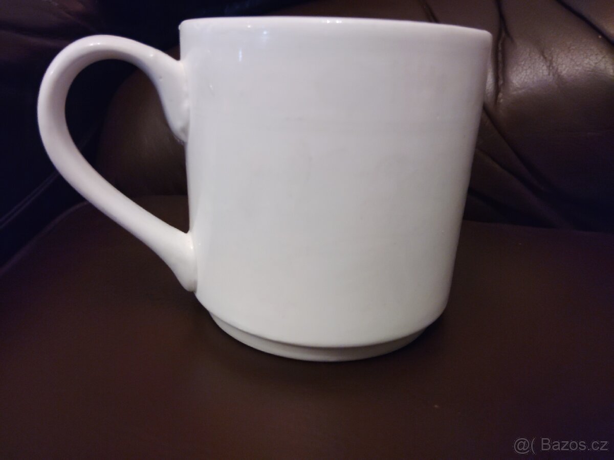 Velké bílé porcelánové hrnky