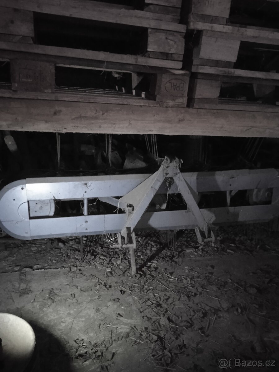 Pásový shrnovac obraceč