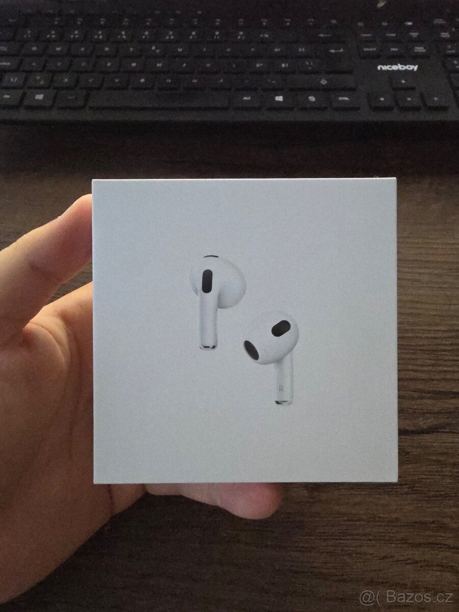 Apple AirPods 3. generace