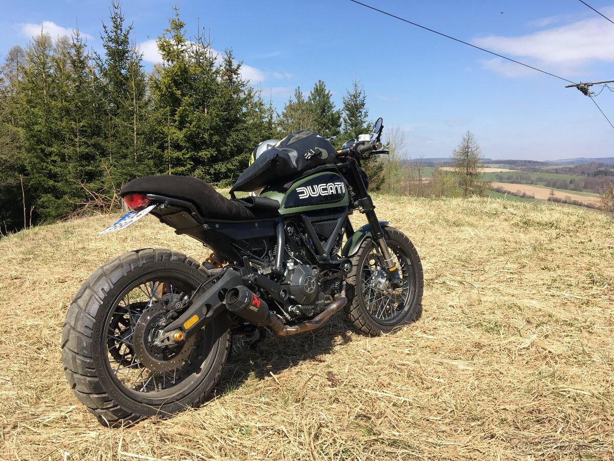 Výfukové svody Ducati Scrambler včetně tlumiče Akrapovič