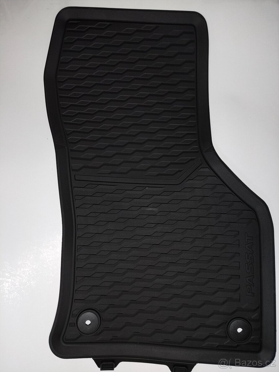 Gumové koberce Volkswagen Passat B8 (2014 - 2024) s fixací