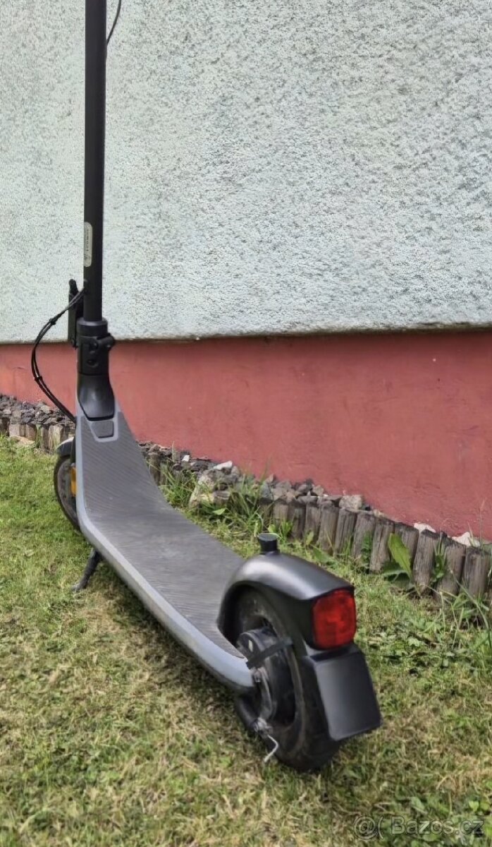 Elektrokoloběžka Ninebot-Segway Kickscooter řada E2