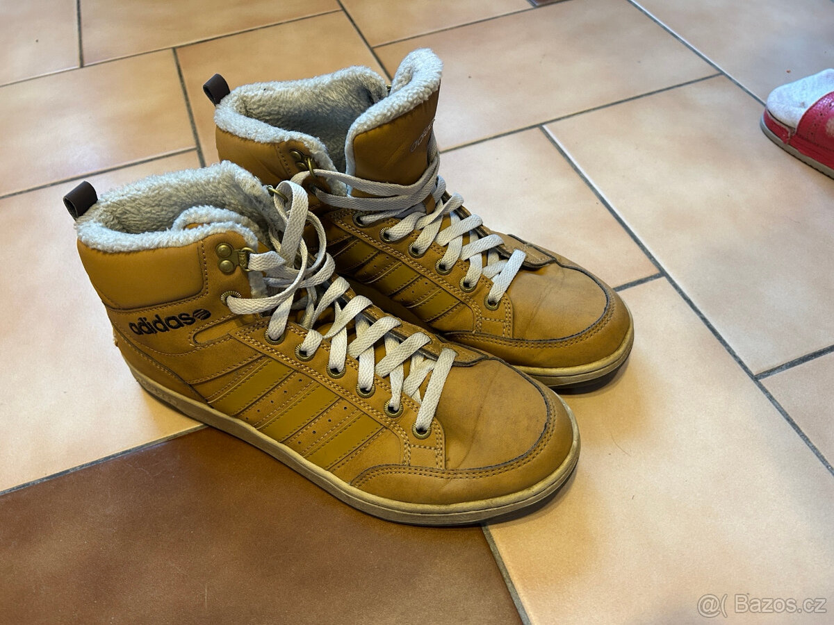 Adidas Zimní boty vel. US 10, UK 9,5. minimálně použité