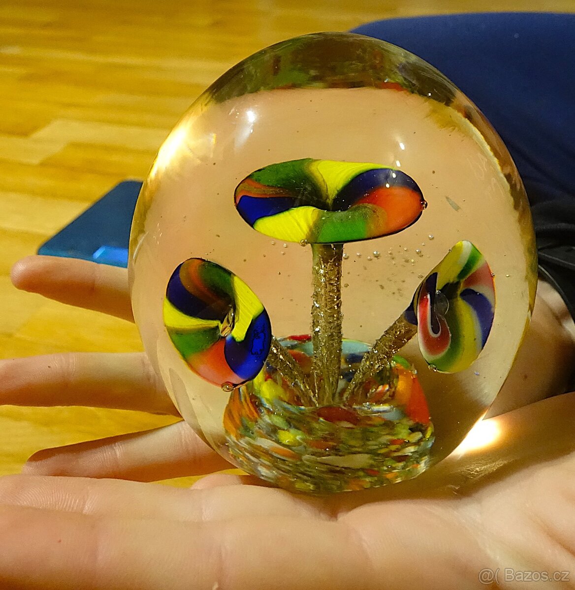 Velká těžítko z hutního skla ruční výroba vícebarevné květy