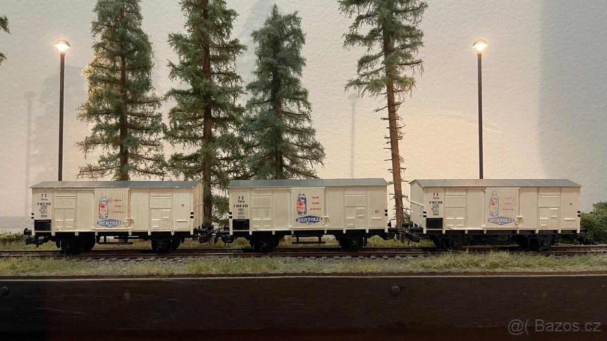 Kryté nákladné vozy H0