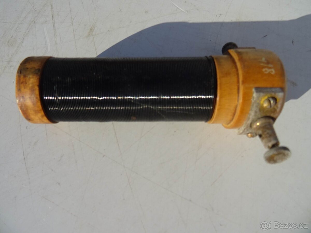 Staré elektro přístroje - školní pomůcky .