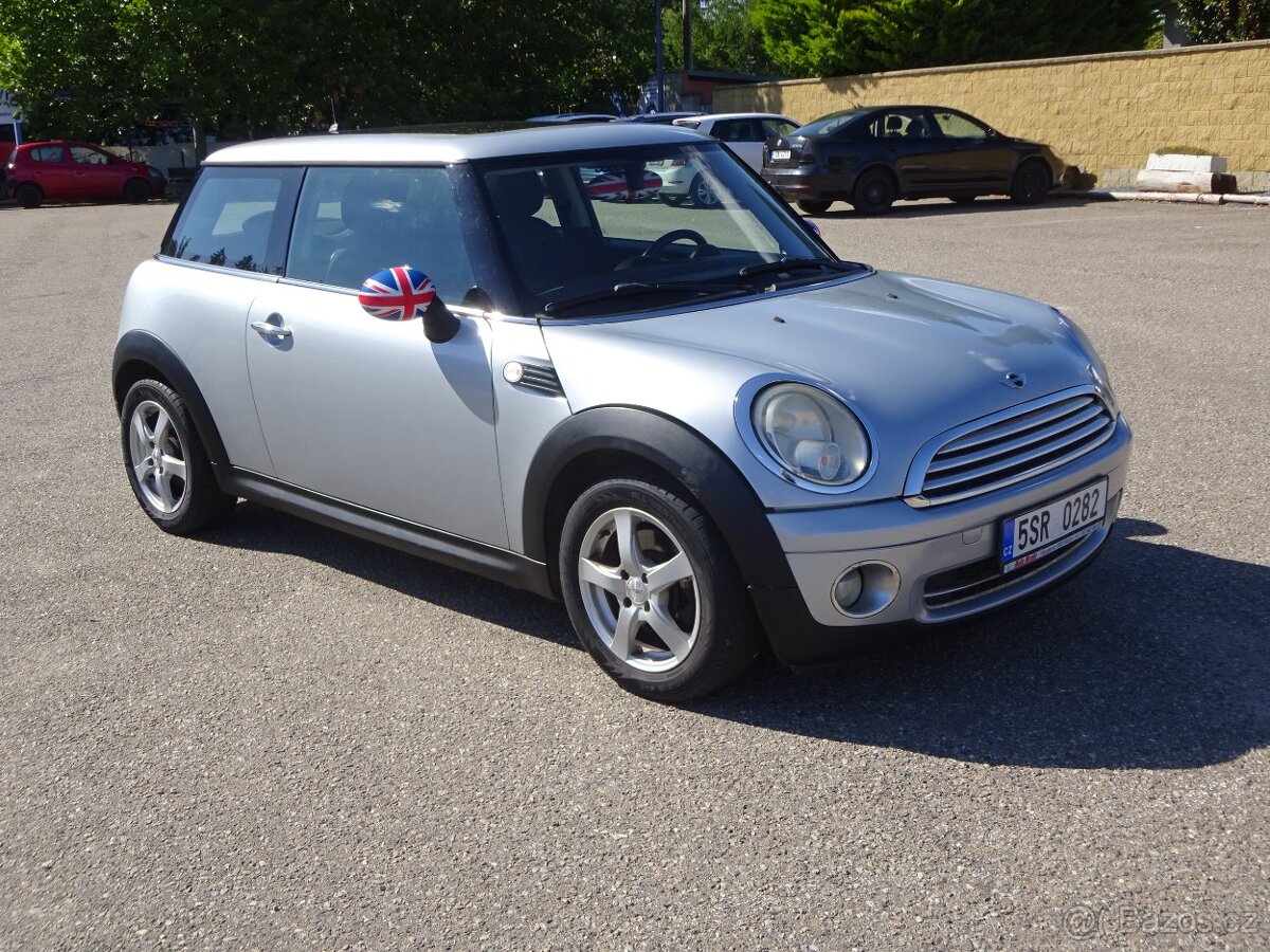 Mini Cooper 1.4i r.v.2007 (70 kw)