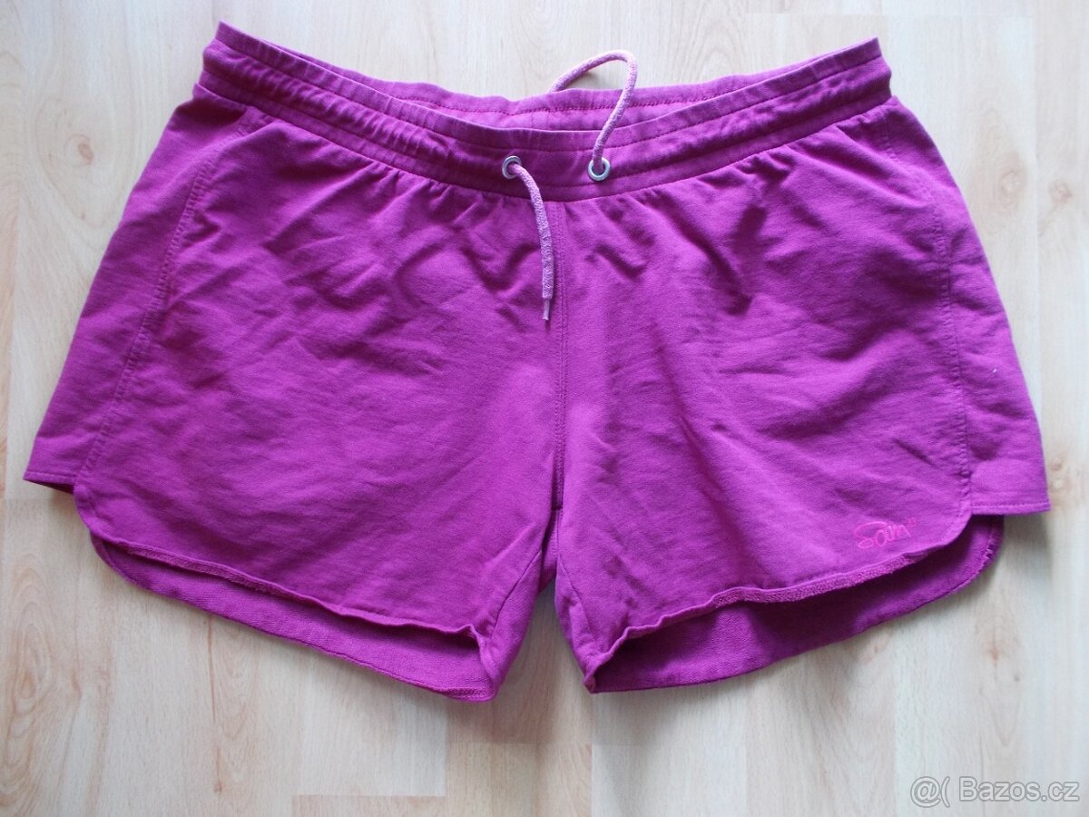 Nabízím dámské kraťasy