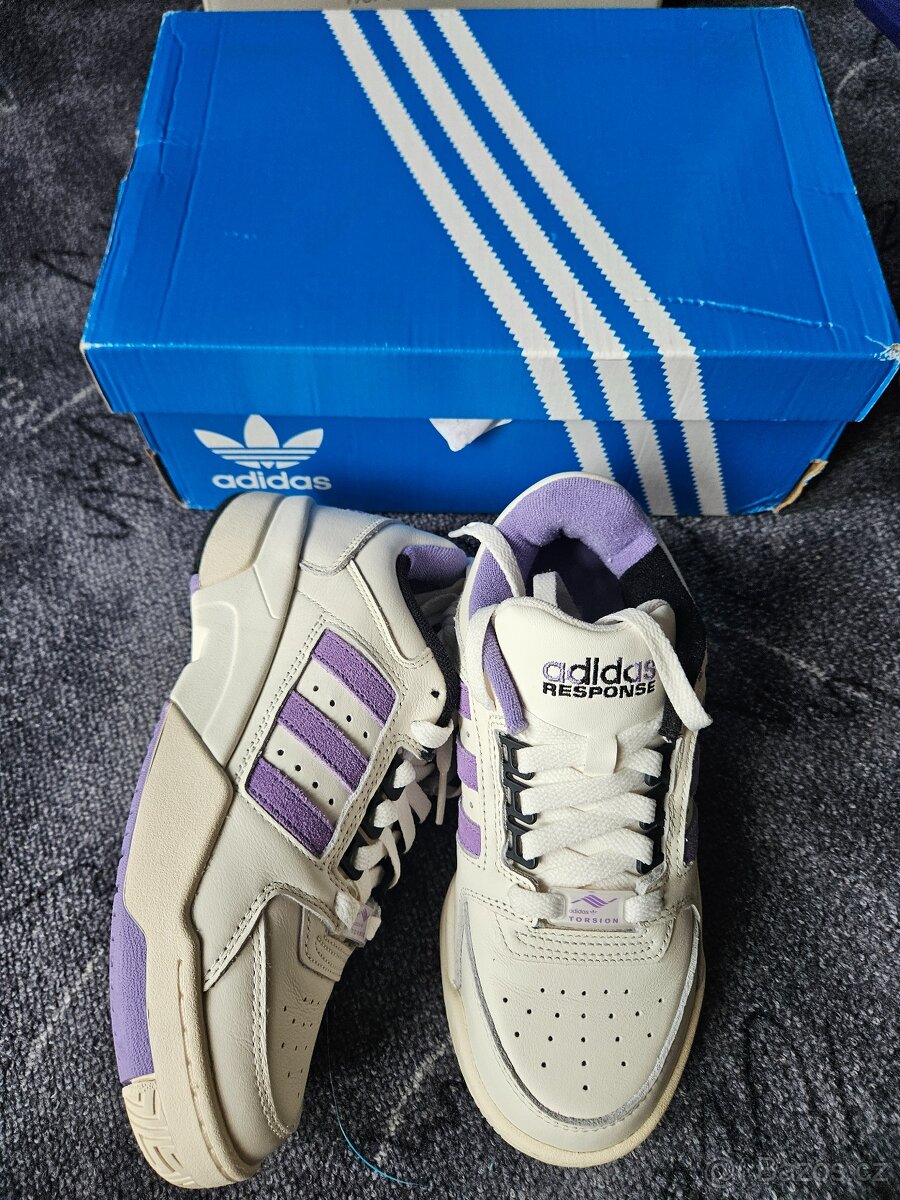 Tenisky adidas response