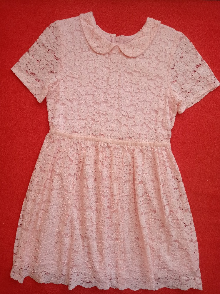 Dívčí růžové krajkové šaty  zn. Reserved vel.146