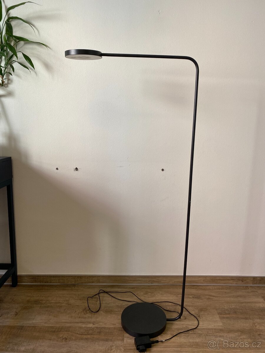 Stojící lampa černá stmívací, Ikea