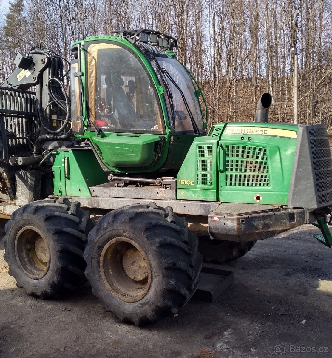 19t vyvážečka John Deere 1510E 8W forwarder lesní práce