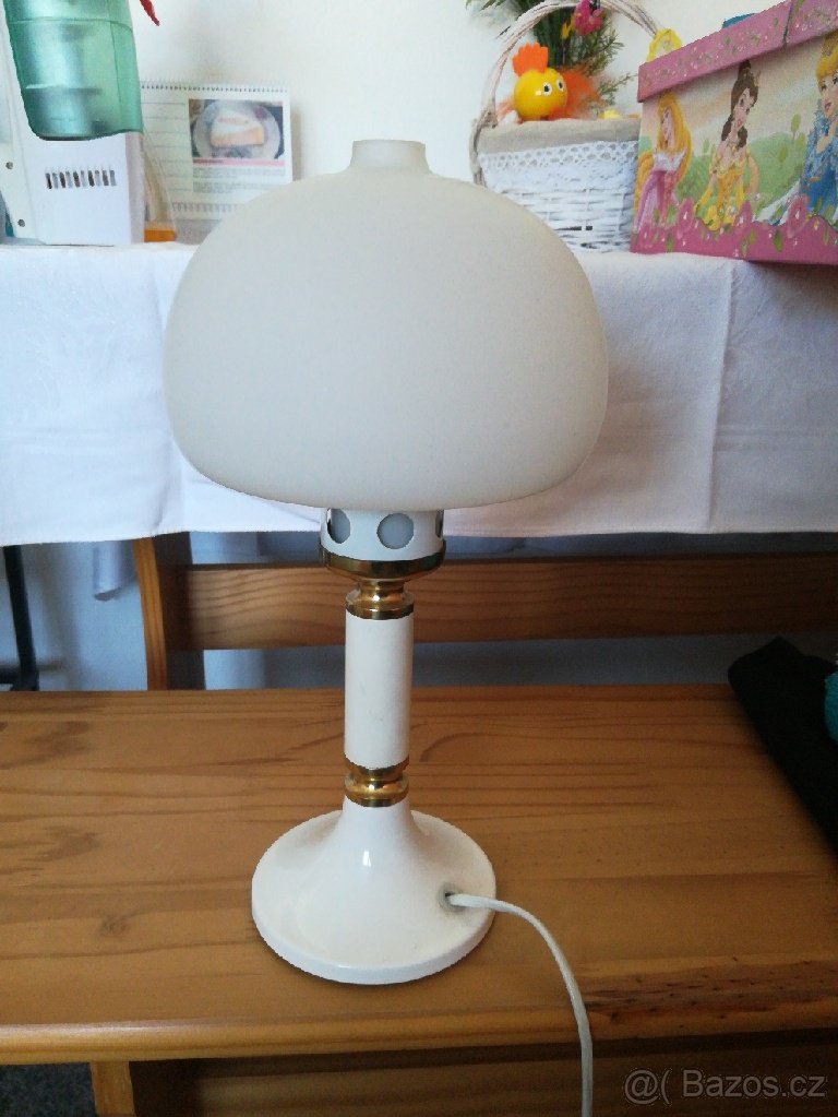 Prodám velmi pěknou Retro lampu