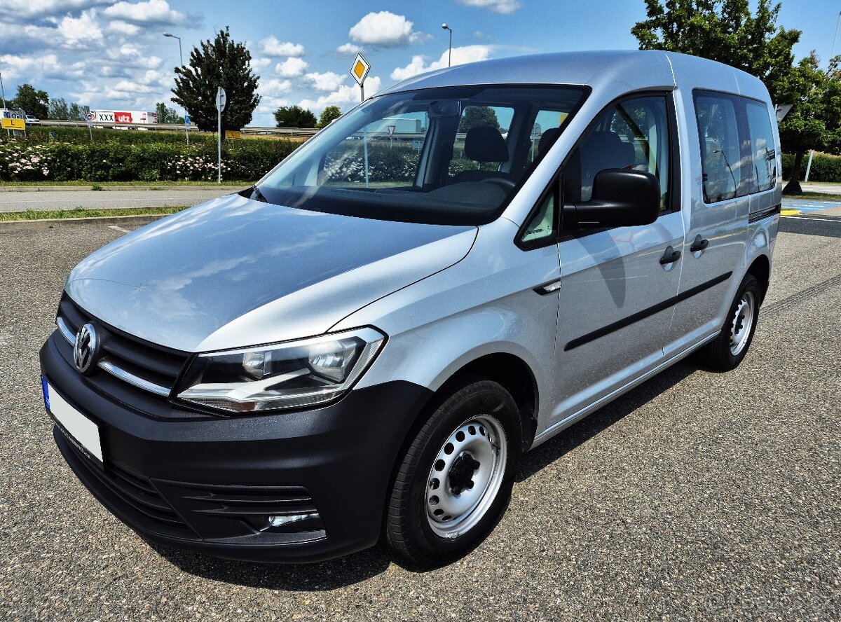 VW CADDY 2.0TDI ROK 2017 TEMPOMAT MANUÁL ZADNÍ DVEŘE KŘÍDLA⭐