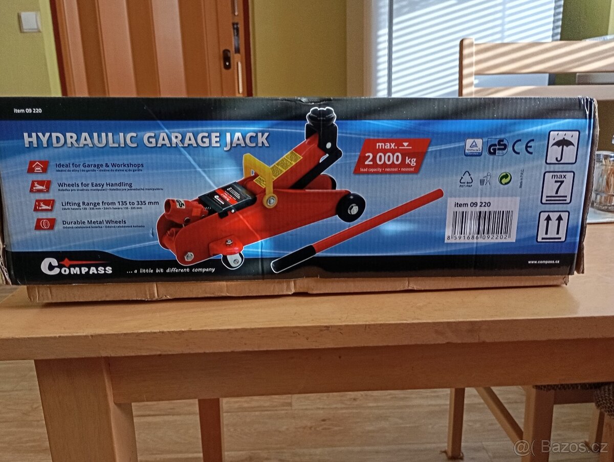 Prodám hydraulický hever pojízdný