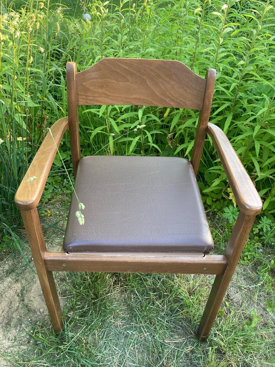 Toaletní křeslo
