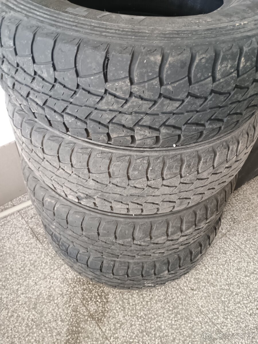 Jeep cherokee 235/75R15