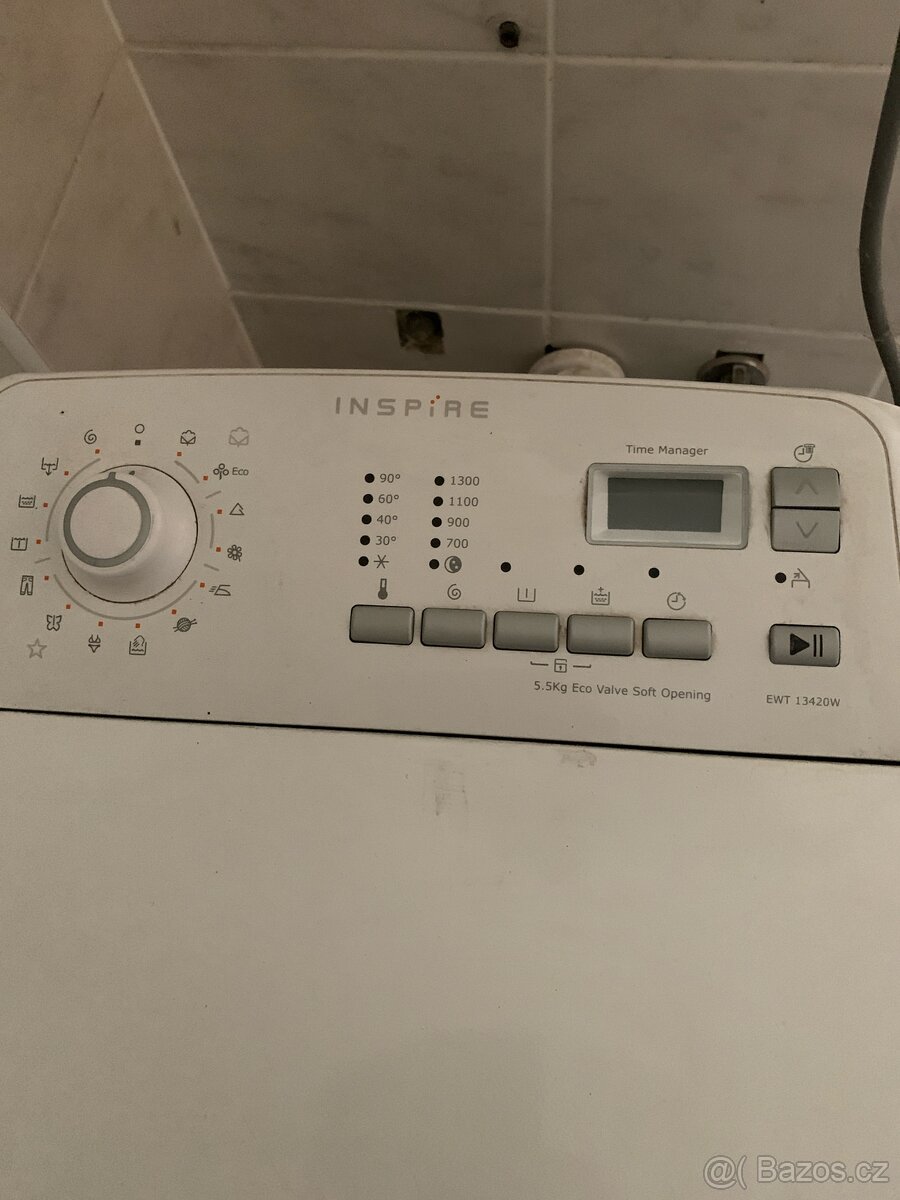 Pracka vrchni plneni Indesit