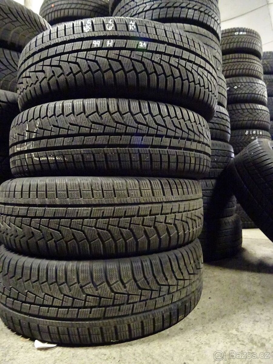 Zimní pneu Hankook, 215/65/17, 4 ks, 6-7 mm